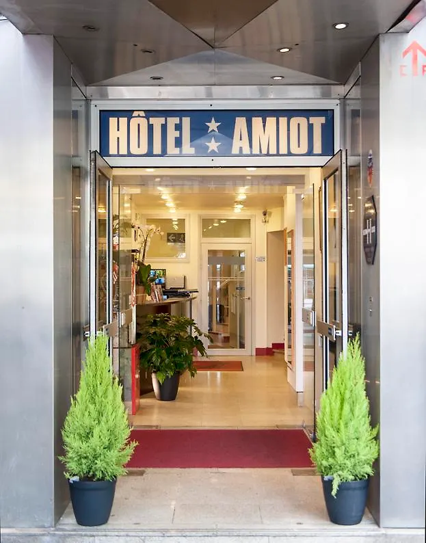 Отель Amiot 2*