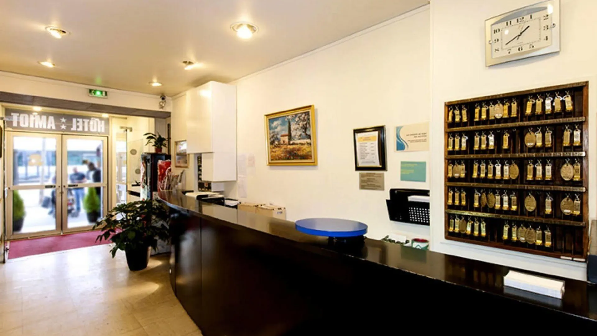 Amiot Hotel